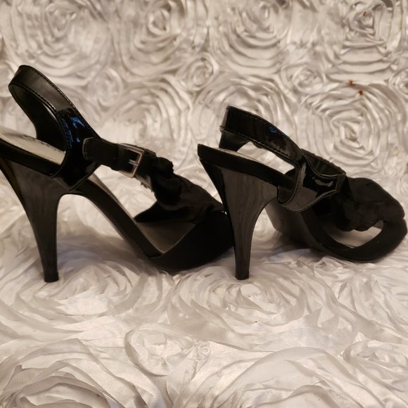 Kelly & Katie Black Satin Ruffle T-Strap Strappy Open Toe Heels Women's Size 6 - Picture 6 of 9